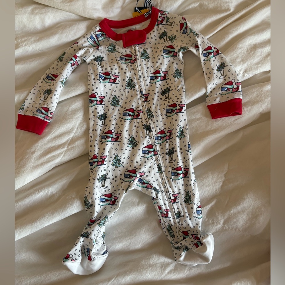 Vineyard Vines Christmas onesie size 0-3 months NWT